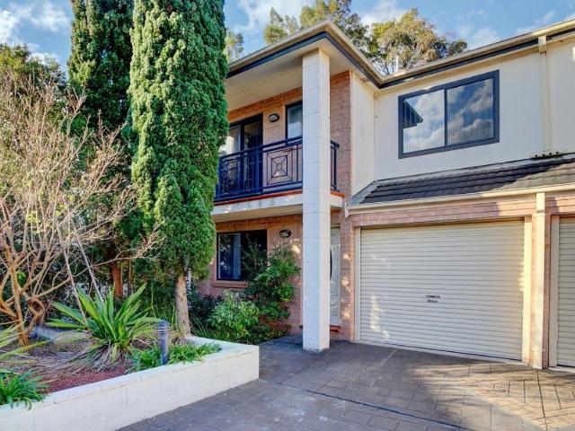 Luxurious Oversized 3 Bedroom Townhouse + Double Lock Up Garage