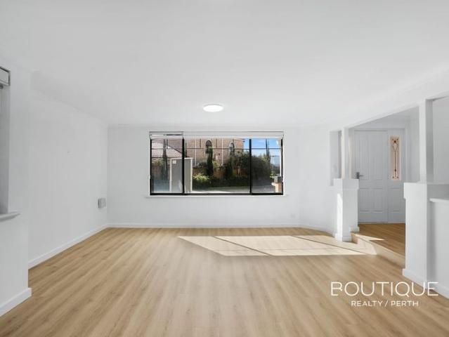 Luxurious Lakeside Living in Prestigious Churchlands