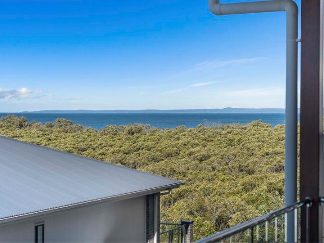 Luxurious Living on the Bayside