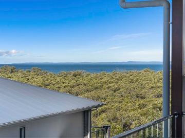 Luxurious Living on the Bayside