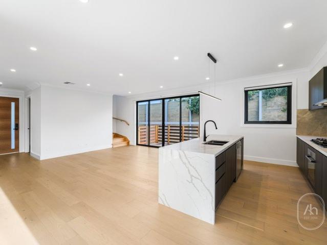 Luxurious Living Four Bedroom Three Bathroom Townhouse
