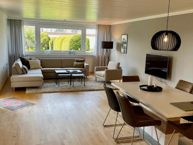 Luxurious living in green suburban oasis for families, Neu Ulm Amsterdam Apartments for Rent
