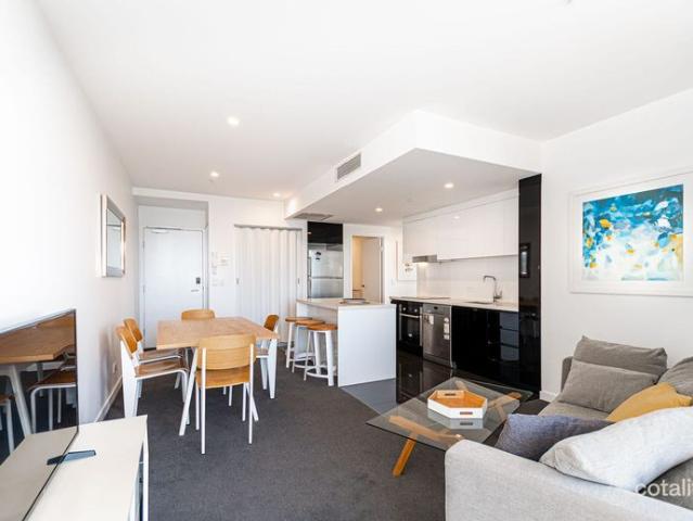 Luxurious Living in Lively Toowong