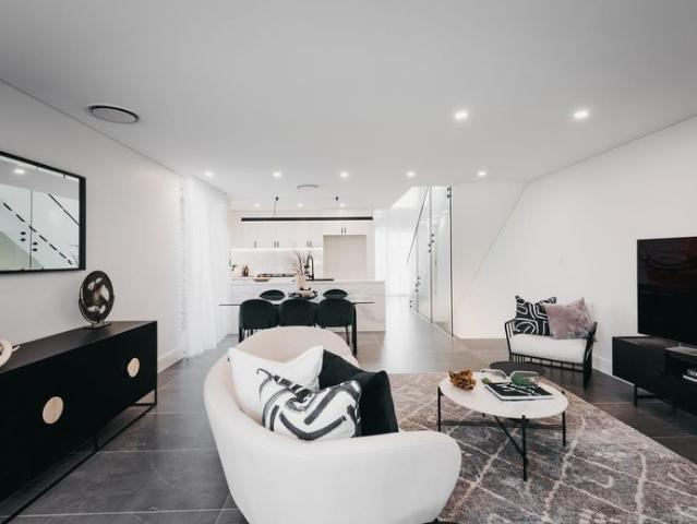 LUXURIOUS LIVING IN PREMIUM LOCATION