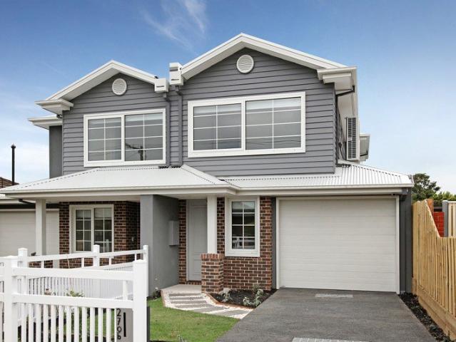 Luxurious Living in the Heart of McKinnon College Zone