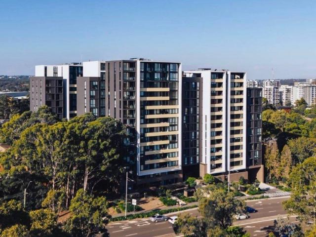 Luxurious Living in the heart of Macquarie Park/ Convenience Location!