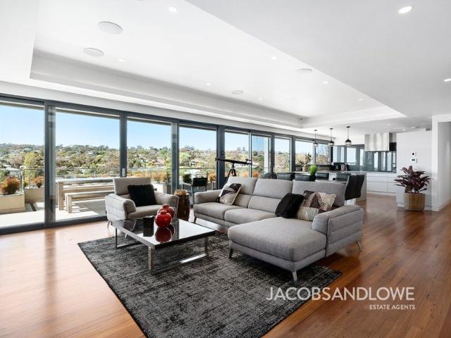 Luxurious Living  Panoramic Views