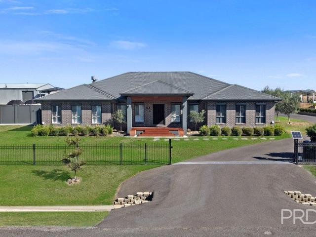 Luxurious Living Unlike Anything Else in Tamworth!