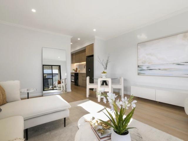 Luxurious Living with Contemporary Style & Sophisticated Finishes