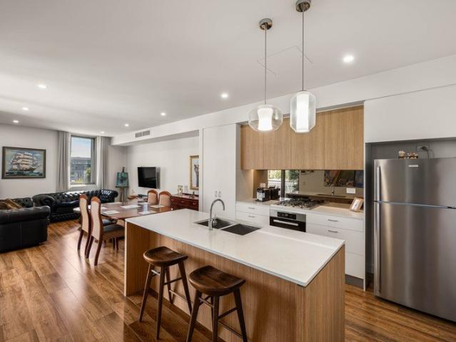 Luxurious Living with Golf Course Views