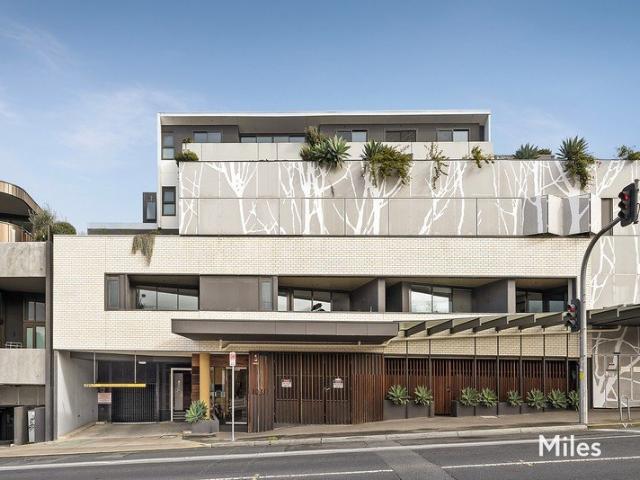 Luxurious & Light Ground Floor Rear Living & Entertaining