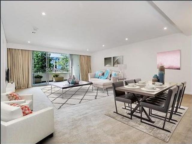 Luxurious Light Filled Apartment In Sought After Locale
