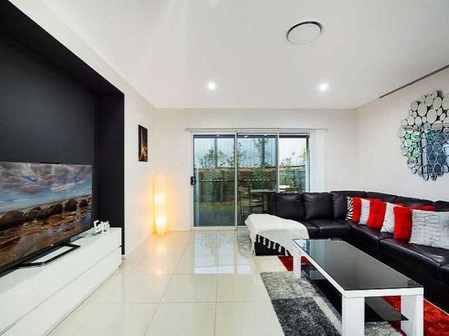 Luxurious Modern Living with City Views