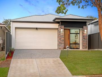 Luxurious Modern Living in the Heart of Hope Valley _ Brand New Build