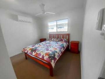 Luxurious modern living in ideal location!