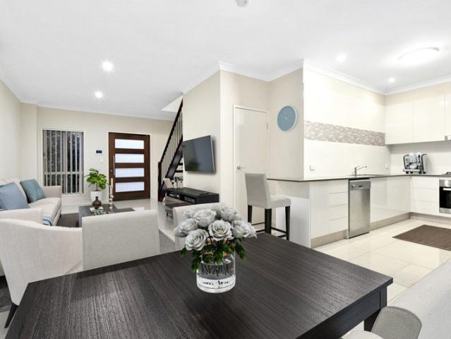 Luxurious Modern Townhouse