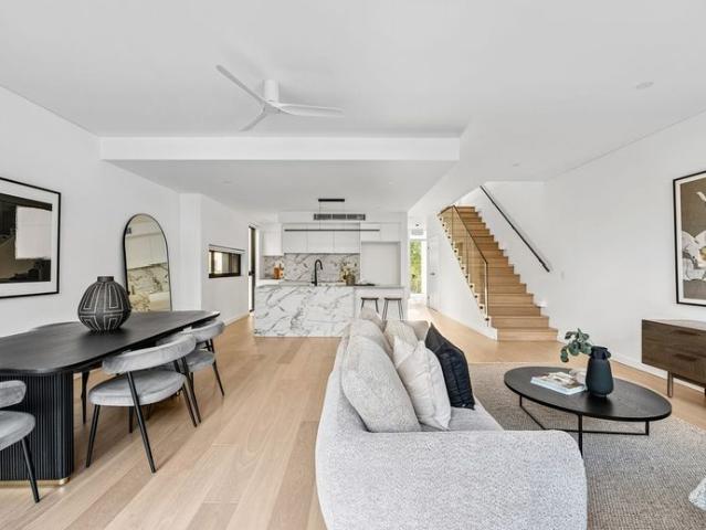 Luxurious New 4 Bed Duplex In Prime Family Friendly Locale With LUG
