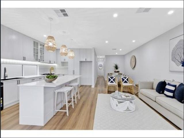 Luxurious Near New 5 Bedroom Home!