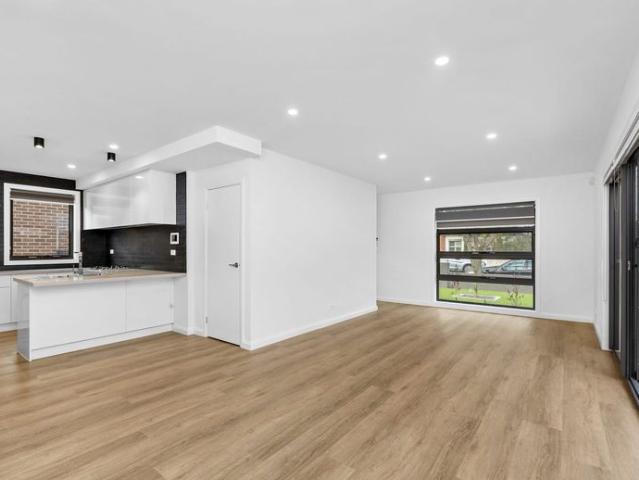Luxurious, Sophisticated & Low Maintenance Living