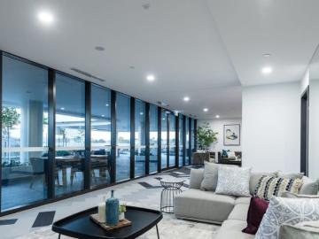 Luxurious, Secure Apartment in Prestigious Location w/ Stunning Views & High Quality Fittings!
