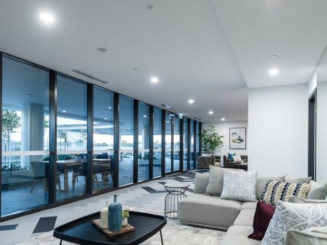 Luxurious, Secure Apartment in Prestigious Location w/ Stunning Views & High Quality Fittings!