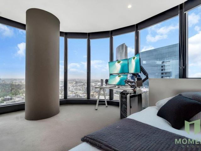 Luxurious Sky High Living at Australia 108 Vacant & Ready to Inspect Now available immaculate condition & easy to view!