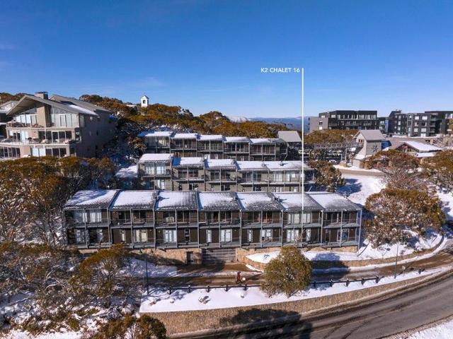 Luxurious Space, Prime Village Location & Garage Parking