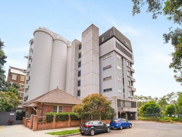 Luxurious & Spacious One Bedroom Apartment