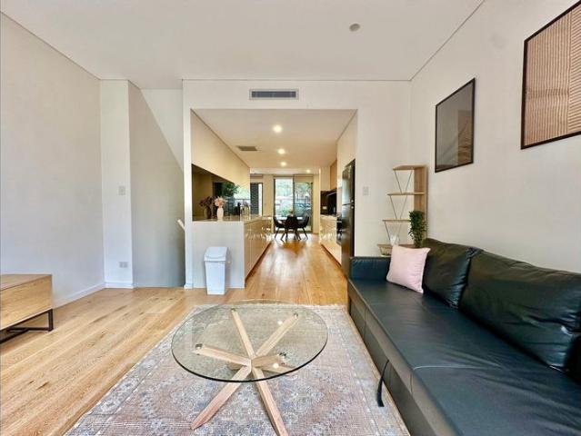 Luxurious Split Level Terrace Apartment in Prime Location