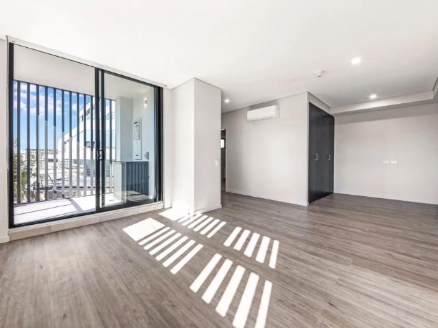 LUXURIOUS STUDIO IN THE HEART OF KOGARAH