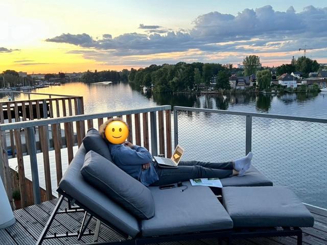 Luxurious Studio w/ extraordinary, stunning view, Berlin Amsterdam Apartments for Rent