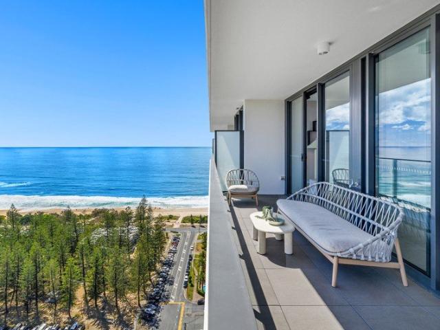 LUXURIOUS, SUB PENTHOUSE WITH SPECTACULAR OCEAN & SKYLINE VIEWS!
