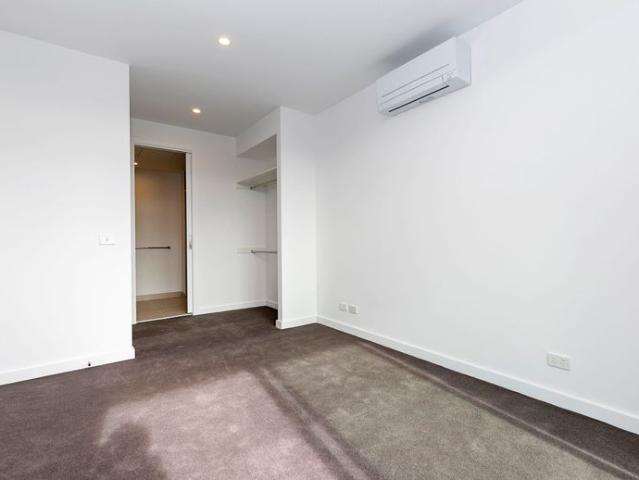 Luxurious Pace of Blackburn Apartment with Extra Study!