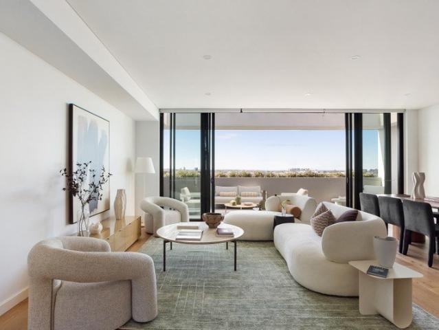 Luxurious penthouse opposite Sydney Park