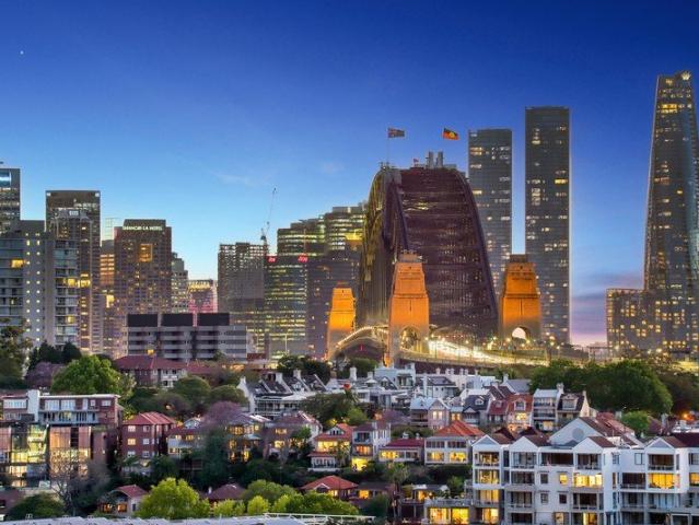 Luxurious Penthouse Boasting Iconic Sydney Harbour, City and Bridge Views