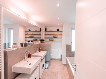 Luxurious Penthouse in Stuttgart, Stuttgart Amsterdam Apartments for Rent