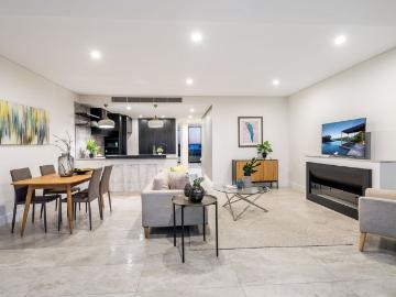 Luxurious Penthouse with Sweeping Views