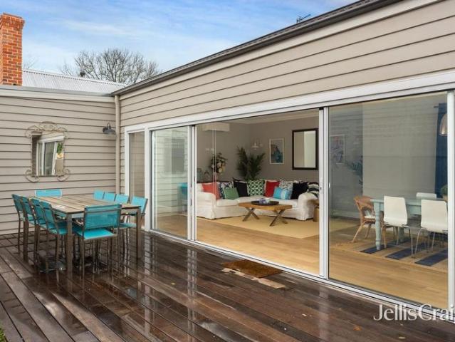 Luxurious private room with own bathroom in premium location utilities included!