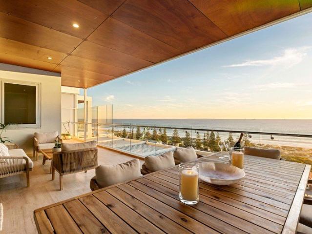 Luxurious proportions, sublime Indian Ocean vistas and a world class lifestyle. An iconic residence to call home