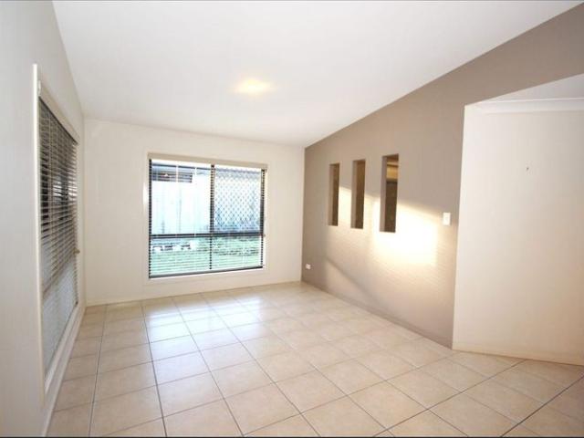 LUXURIOUS RESIDENCE IN CALAMVALE