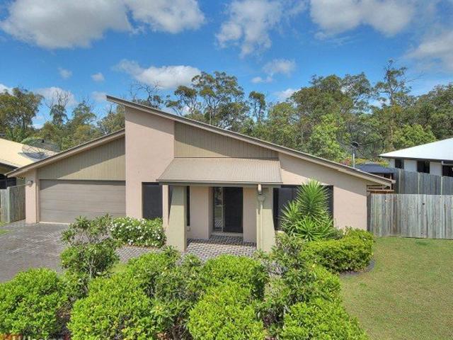 LUXURIOUS RESIDENCE IN CALAMVALE