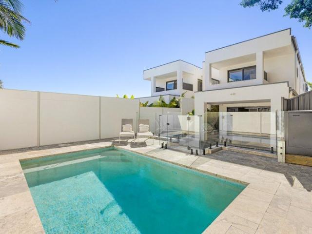 Luxurious Residence with Expansive Entertaining