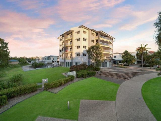 Luxurious Riverside Penthouse with Panoramic Views