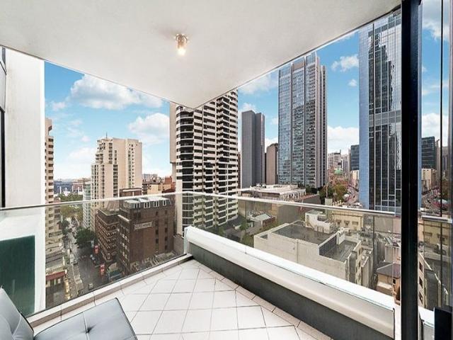 Luxurious World Tower One Bed+ Study Can be used as a two bed apartment North Aspect, Ready To Move In