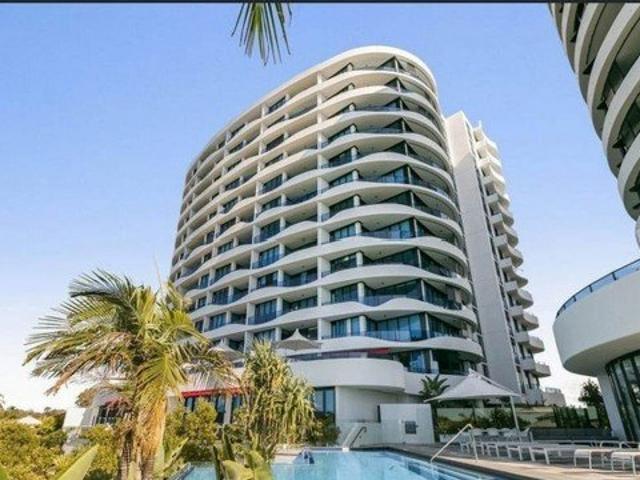Luxurious Waterfront Apartment Exceptional Lifestyle at WaterPoint Residences