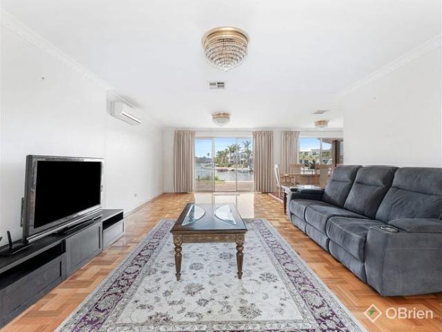 Luxurious Waterfront Living in Patterson Lakes