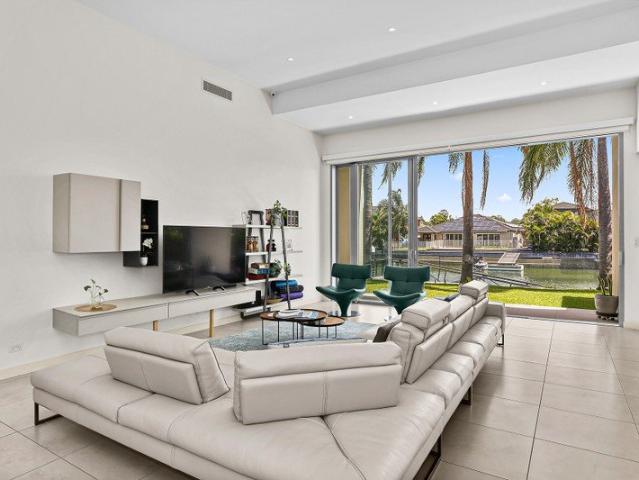 Luxurious Waterfront Living in Prestigious Sylvania Waters
