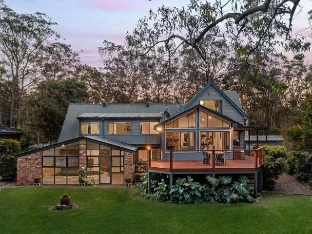 Luxurious waterfront living on 2,713sqm