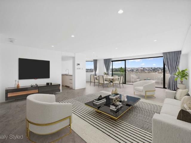 Luxurious Whole Floor Apartment with View from Rose Bay to Bondi Beach