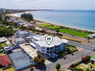 Luxurious Town Centre Apartment with Sea Views and Only Meters to The Beach